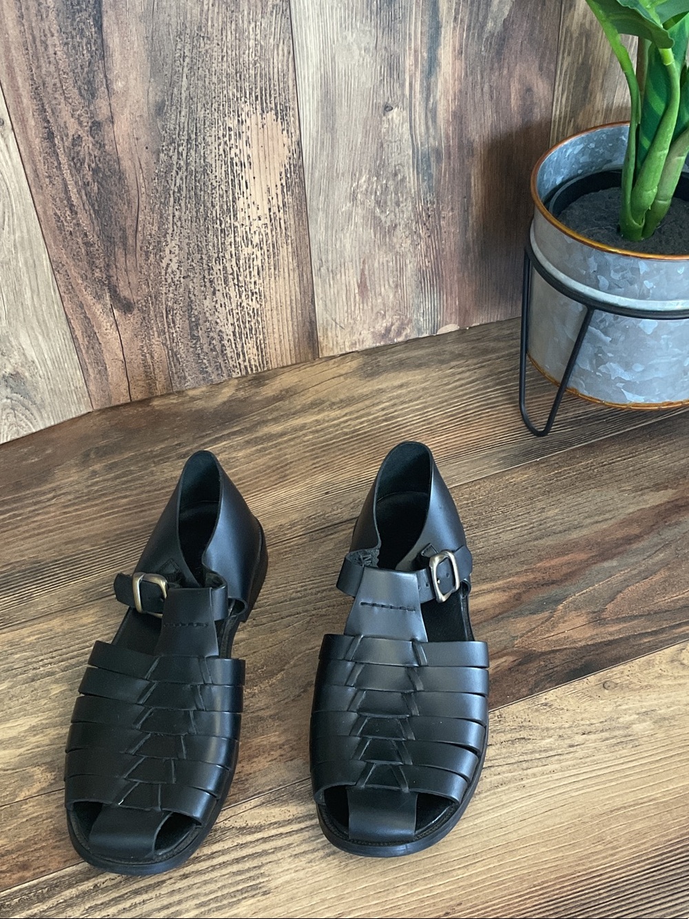 Pronto Uomo Men's Black Leather Closed Toe Fisherman Sandals 8M